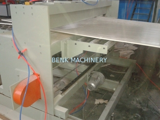 Máquina estable de la protuberancia del tablero de la espuma del PVC del funcionamiento con el sistema de control del PLC